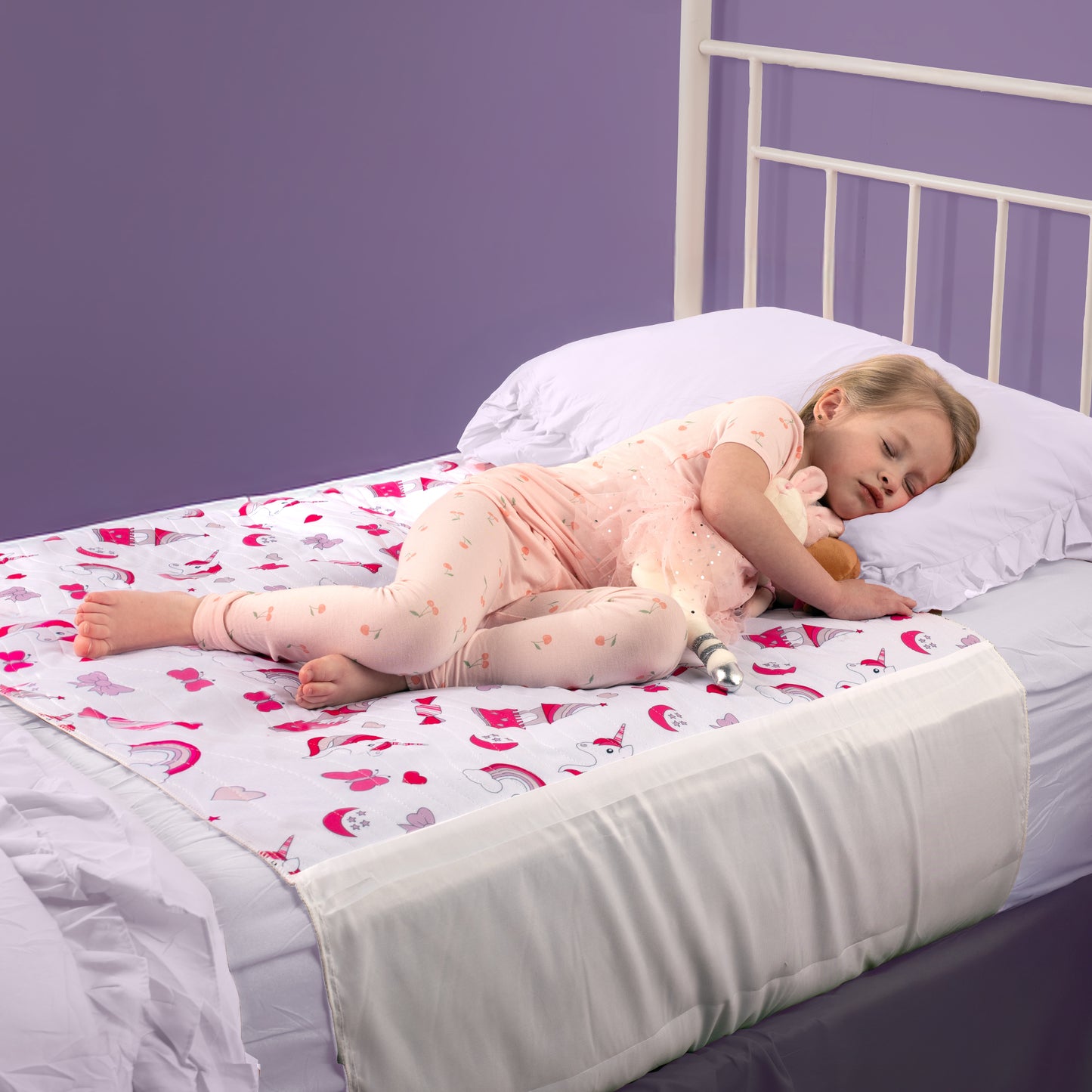 Washable Bed Pads for Toddlers with Tuckable Wings - 34"x36"